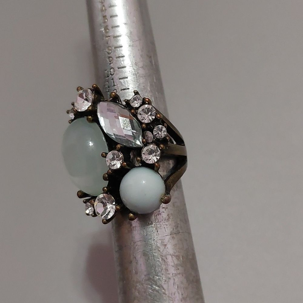 Vintage Faux Stone and Rhinestones Decorated Brass Ring Size 6.75 - 7.75 - Picture 3 of 10